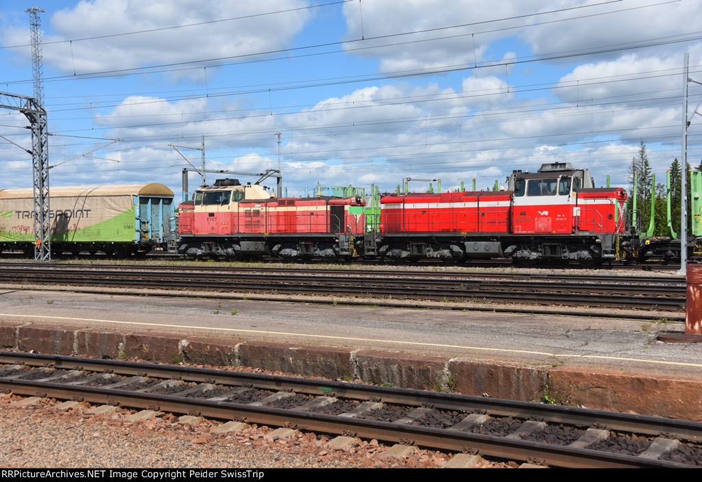 VR Finnish Railway 2774 and 2520